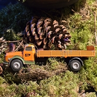 orange-groen-lastbil-Volvo-Tekno-modelbil-gammelt-metal-legetoej-dansk